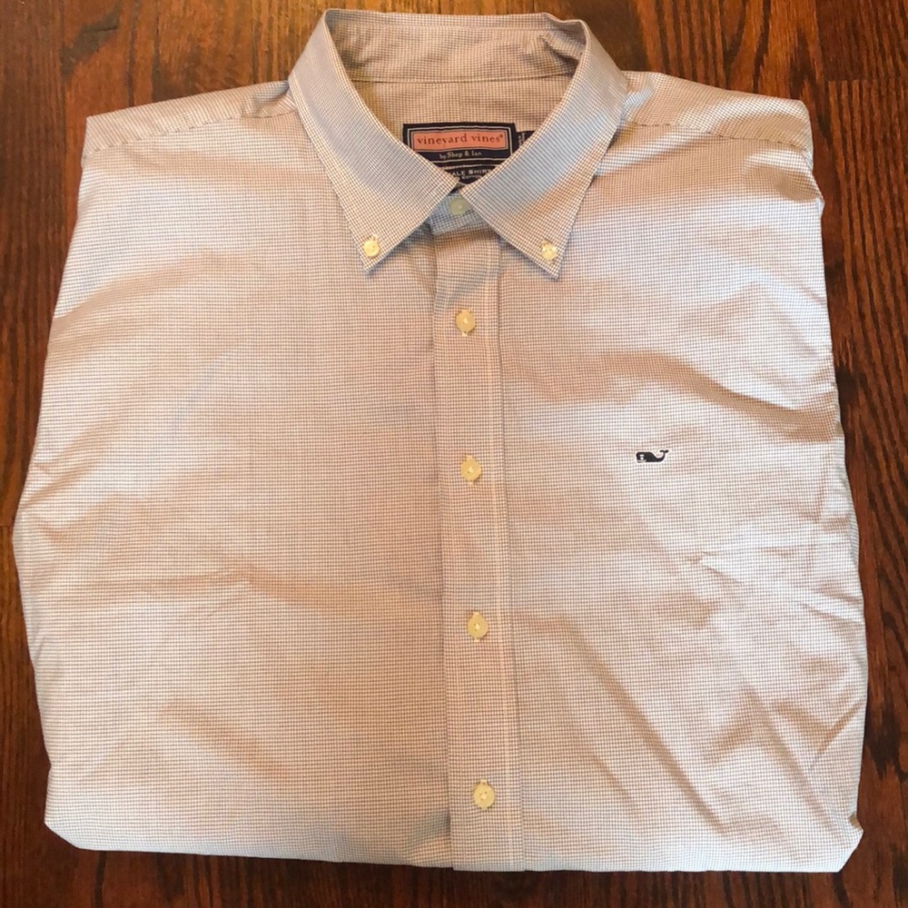 Men’s Vineyard Vines button-down shirt. - Picture 2 of 6